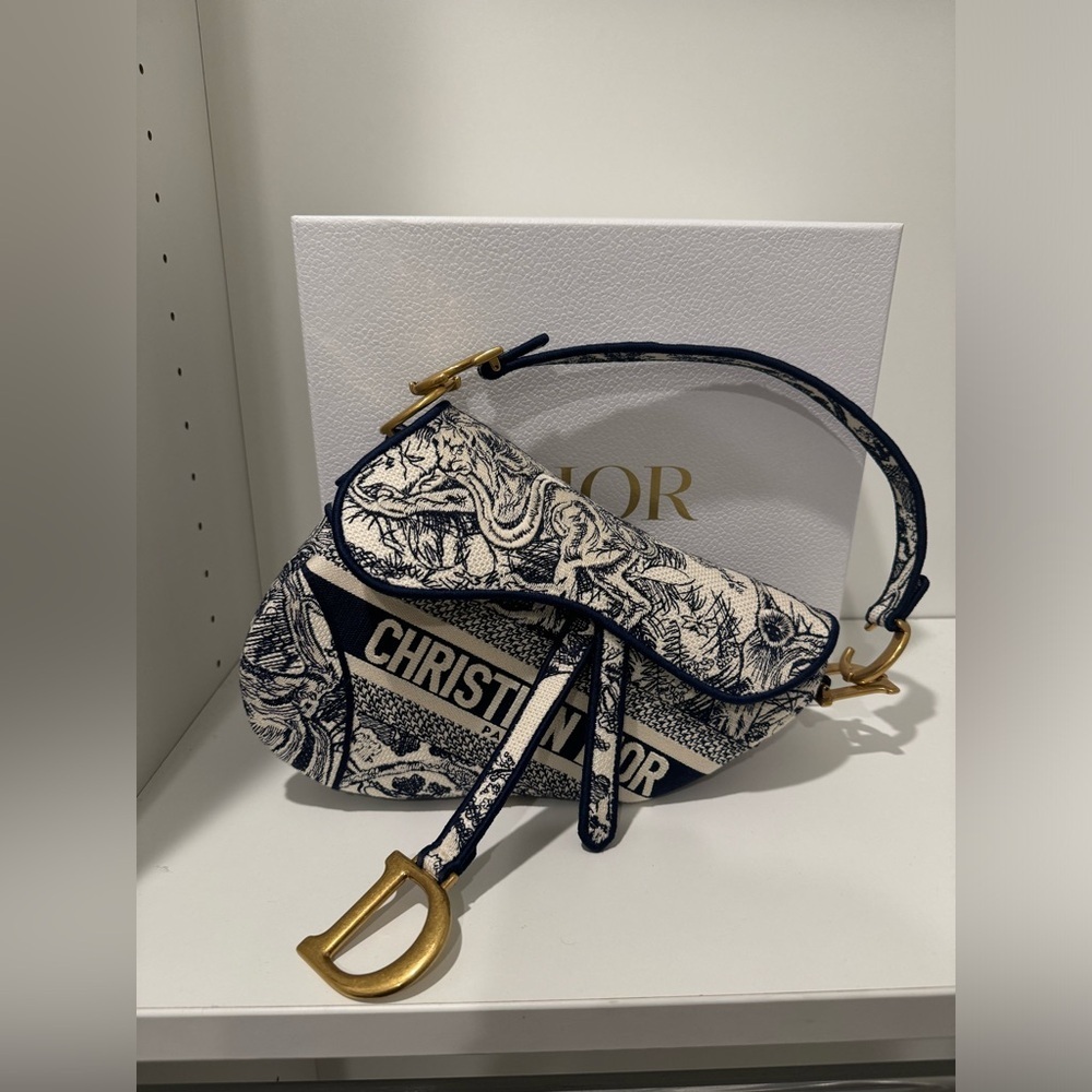 Christian Dior Canvas Embroidered Toile de Jouy Saddle shoulder Bag Blue - Picture 1 of 13